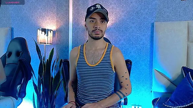 Snapshot of HairyDiamond_ chatting on September 2025 08:05:01 PM HairyDiamond online show from September 2025 08:05:01 PM
