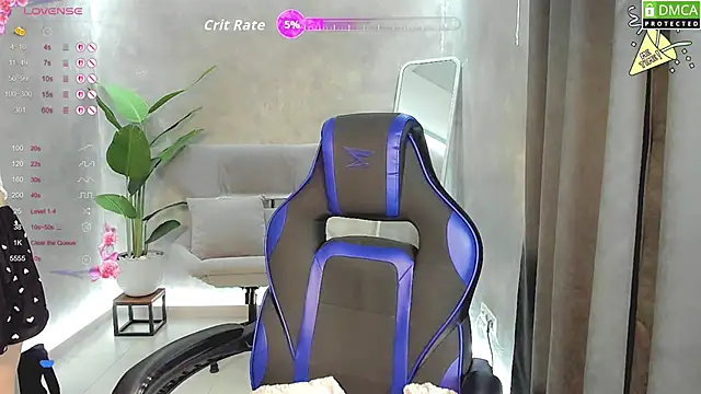 Roxy foxi online show from September 2025 08:05:01 AM