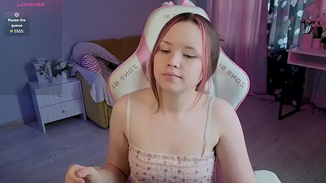 Snapshot of Sweetie_Hope chatting on October 2025 07:09:02 AM Sweetie Hope online show from October 2025 07:09:02 AM