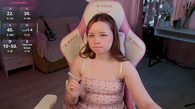 Snapshot of Sweetie_Hope chatting on October 2025 07:43:02 AM Sweetie Hope online show from October 2025 07:43:02 AM