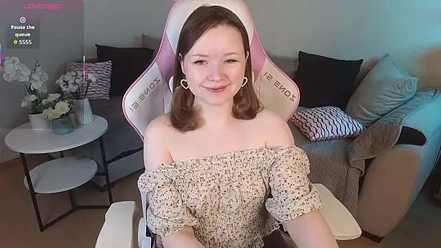 Snapshot of Sweetie_Hope chatting on January 2026 04:43:01 PM Sweetie Hope online show from January 2026 04:43:01 PM