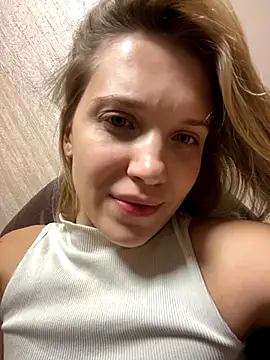 Snapshot of AlisaMyers chatting on October 2025 07:06:01 PM AlisaMyers online show from October 2025 07:06:01 PM