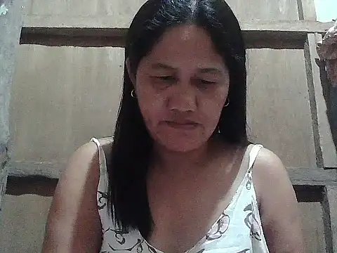Snapshot of hotmama_063 chatting on May 2026 09:21:02 PM hotmama 063 online show from May 2026 09:21:02 PM