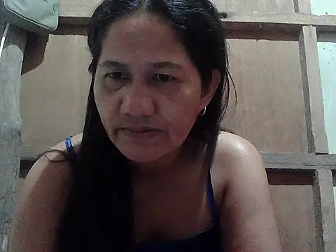 Snapshot of hotmama_063 chatting on December 2025 07:37:02 PM hotmama 063 online show from December 2025 07:37:02 PM