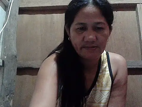 Snapshot of hotmama_063 chatting on December 2025 08:03:02 PM hotmama 063 online show from December 2025 08:03:02 PM