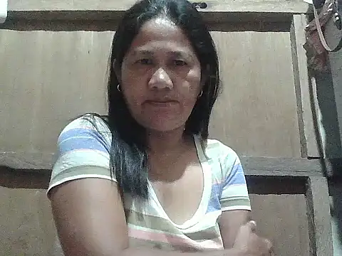 Snapshot of hotmama_063 chatting on June 2026 08:31:01 PM hotmama 063 online show from June 2026 08:31:01 PM
