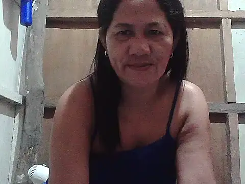 Snapshot of hotmama_063 chatting on February 2026 10:42:02 PM hotmama 063 online show from February 2026 10:42:02 PM