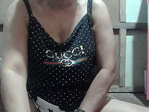 Snapshot of hotmama_063 chatting on February 2026 09:58:01 AM hotmama 063 online show from February 2026 09:58:01 AM