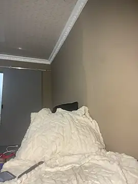 Snapshot of Moonzy77 chatting on November 2025 12:15:02 AM Moonzy77 online show from November 2025 12:15:02 AM