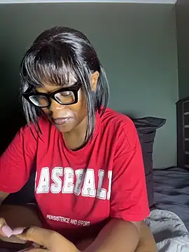 Moonzy77 online show from March 2026 12:29:02 AM