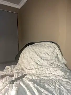 Snapshot of Moonzy77 chatting on November 2025 01:21:01 AM Moonzy77 online show from November 2025 01:21:01 AM