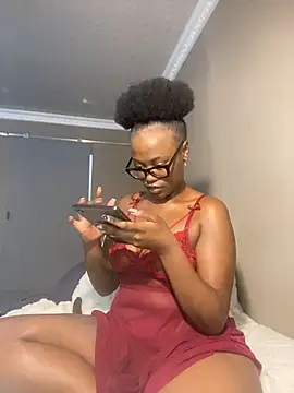 Snapshot of Moonzy77 chatting on November 2025 10:15:01 PM Moonzy77 online show from November 2025 10:15:01 PM