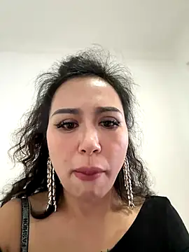 Snapshot of Susu-Asia chatting on September 2025 07:59:02 AM Susu-Asia online show from September 2025 07:59:02 AM