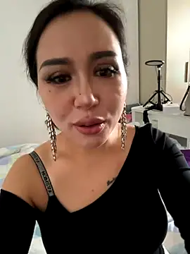 Snapshot of Susu-Asia chatting on September 2025 05:57:02 AM Susu-Asia online show from September 2025 05:57:02 AM