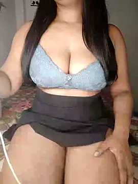 Riya Malik online show from November 2025 12:32:02 AM