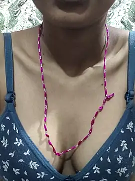 Snapshot of Aidakhan1212 chatting on November 2025 07:12:01 AM Aidakhan1212 online show from November 2025 07:12:01 AM