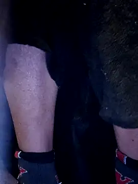 Snapshot of Aidakhan1212 chatting on December 2025 04:44:02 AM Aidakhan1212 online show from December 2025 04:44:02 AM