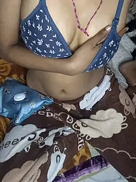 Snapshot of Aidakhan1212 chatting on November 2025 08:07:02 AM Aidakhan1212 online show from November 2025 08:07:02 AM