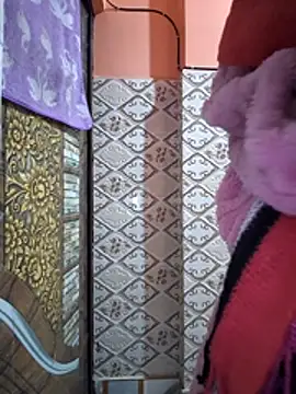 Snapshot of Aidakhan1212 chatting on December 2025 06:10:02 PM Aidakhan1212 online show from December 2025 06:10:02 PM