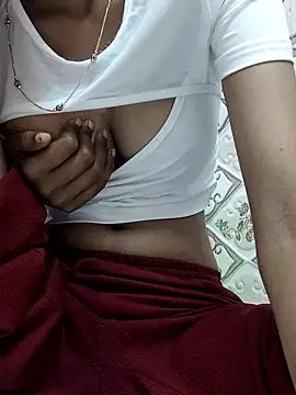 Snapshot of Aidakhan1212 chatting on November 2025 03:48:01 PM Aidakhan1212 online show from November 2025 03:48:01 PM