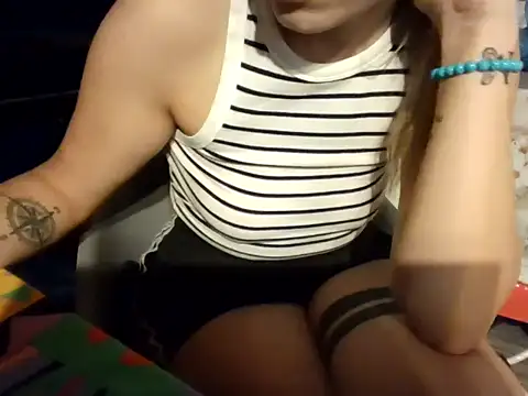 Snapshot of Luna_Fox09 chatting on September 2025 05:11:01 PM Luna Fox09 online show from September 2025 05:11:01 PM