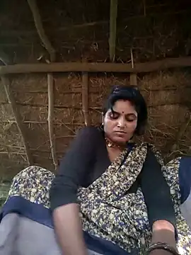 Snapshot of LUCKY_cut chatting on October 2025 02:04:02 AM LUCKY cut online show from October 2025 02:04:02 AM