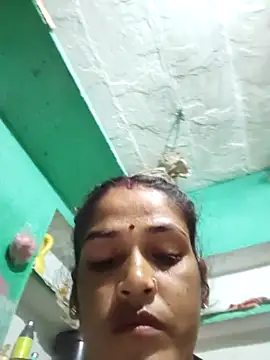 Snapshot of Nillohot chatting on October 2025 12:14:01 AM Nillohot online show from October 2025 12:14:01 AM