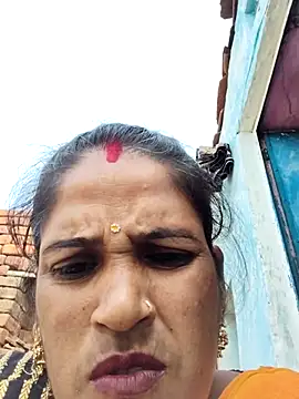 Snapshot of Nillohot chatting on October 2025 10:05:01 AM Nillohot online show from October 2025 10:05:01 AM