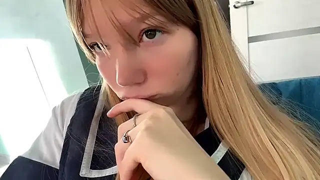 Snapshot of Sweet_horizon chatting on October 2025 05:20:01 AM Sweet horizon online show from October 2025 05:20:01 AM