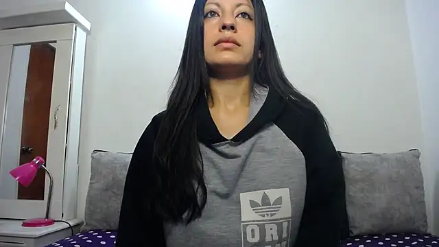 Taylormegan online show from November 2025 02:43:02 PM