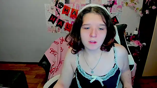 Snapshot of Acid_Kate chatting on October 2025 12:21:01 AM Acid Kate online show from October 2025 12:21:01 AM