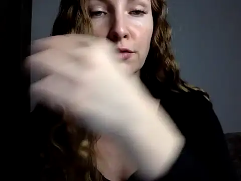 Varnyx online show from November 2025 03:38:01 PM