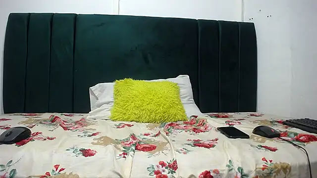 SweetSlenderChoc online show from January 2026 08:54:01 AM