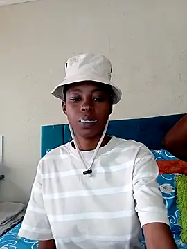 SweetSlenderChoc online show from May 2026 01:30:01 PM