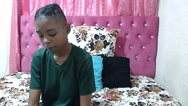 SweetSlenderChoc online show from November 2025 02:21:01 PM