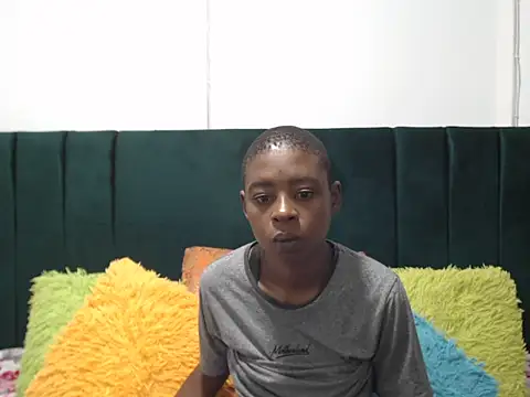 SweetSlenderChoc online show from February 2026 07:22:01 PM