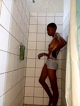 SweetSlenderChoc online show from April 2026 01:13:01 PM