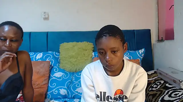 SweetSlenderChoc online show from April 2026 07:58:01 PM