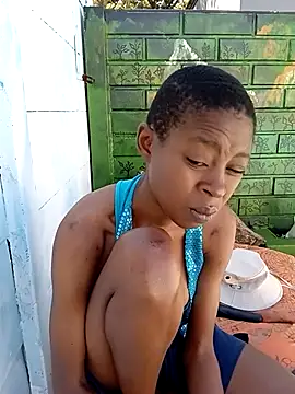 SweetSlenderChoc online show from April 2026 11:01:01 AM