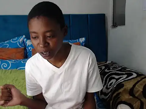 SweetSlenderChoc online show from May 2026 02:06:02 PM
