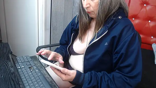 linda  mature online show from October 2025 12:15:01 PM