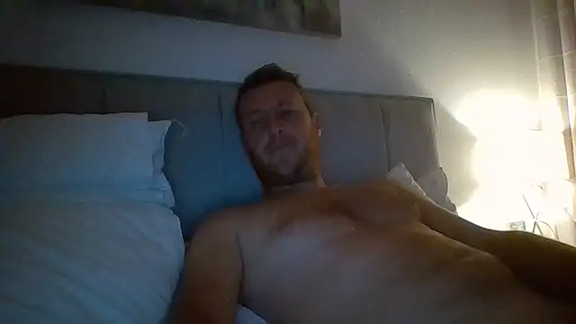 Londonlad818 online show from May 2026 08:48:02 PM