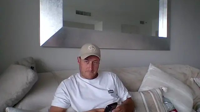 Londonlad818 online show from April 2026 04:47:02 PM