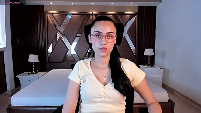 sofiapalacioss online show from March 2026 07:06:02 PM