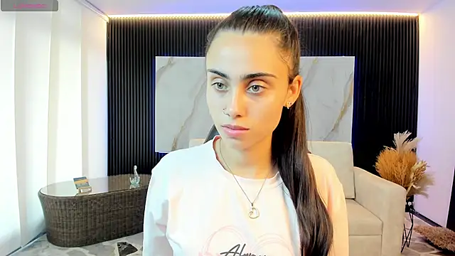 sofiapalacioss online show from February 2026 07:45:02 PM