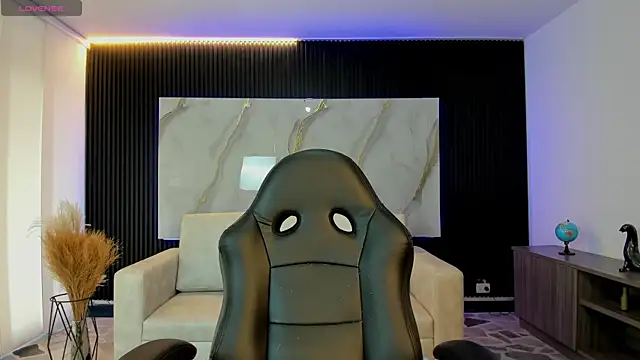 sofiapalacioss online show from April 2026 05:47:01 PM