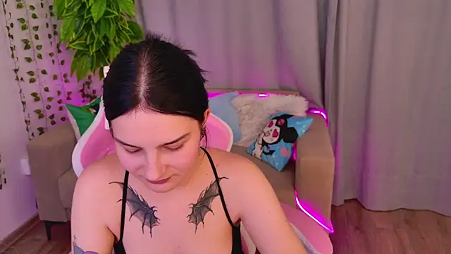 Snapshot of Angel_Braun chatting on September 2025 03:11:01 PM Angel Braun online show from September 2025 03:11:01 PM