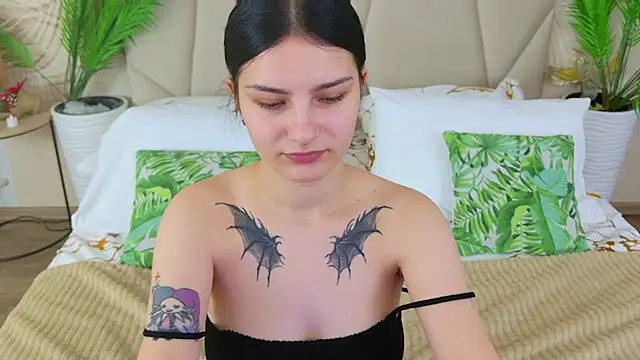 Snapshot of Angel_Braun chatting on September 2025 10:10:01 AM Angel Braun online show from September 2025 10:10:01 AM