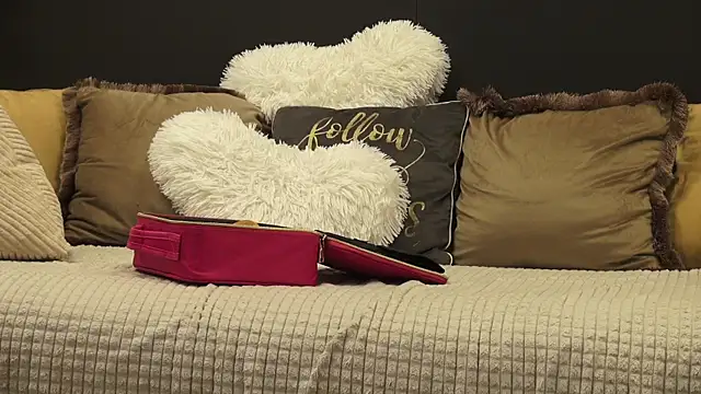 Mia Swano online show from February 2026 10:29:01 PM