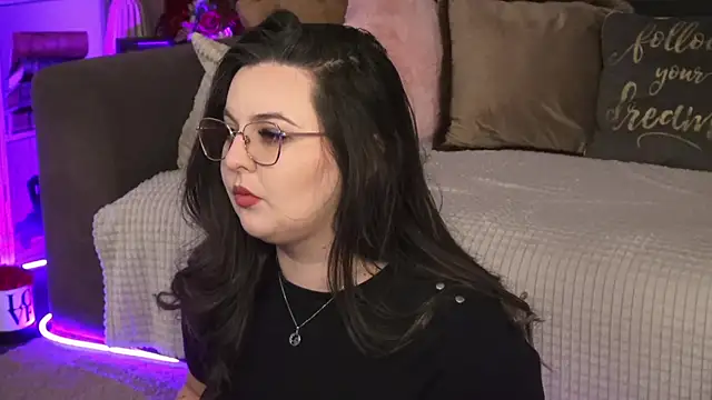 Mia Swano online show from April 2026 02:06:01 AM